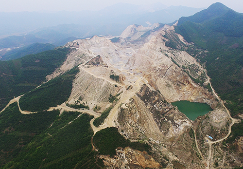 峰馳集團三巖礦山航拍影片
